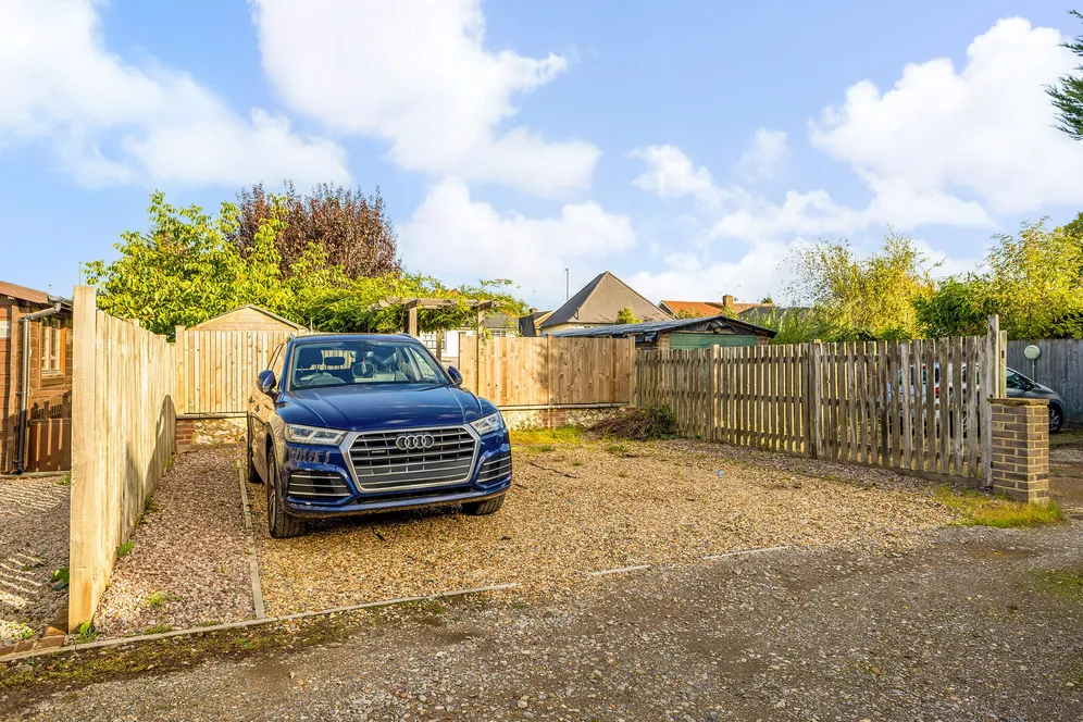 High Street, Godstone, RH9 photo 18