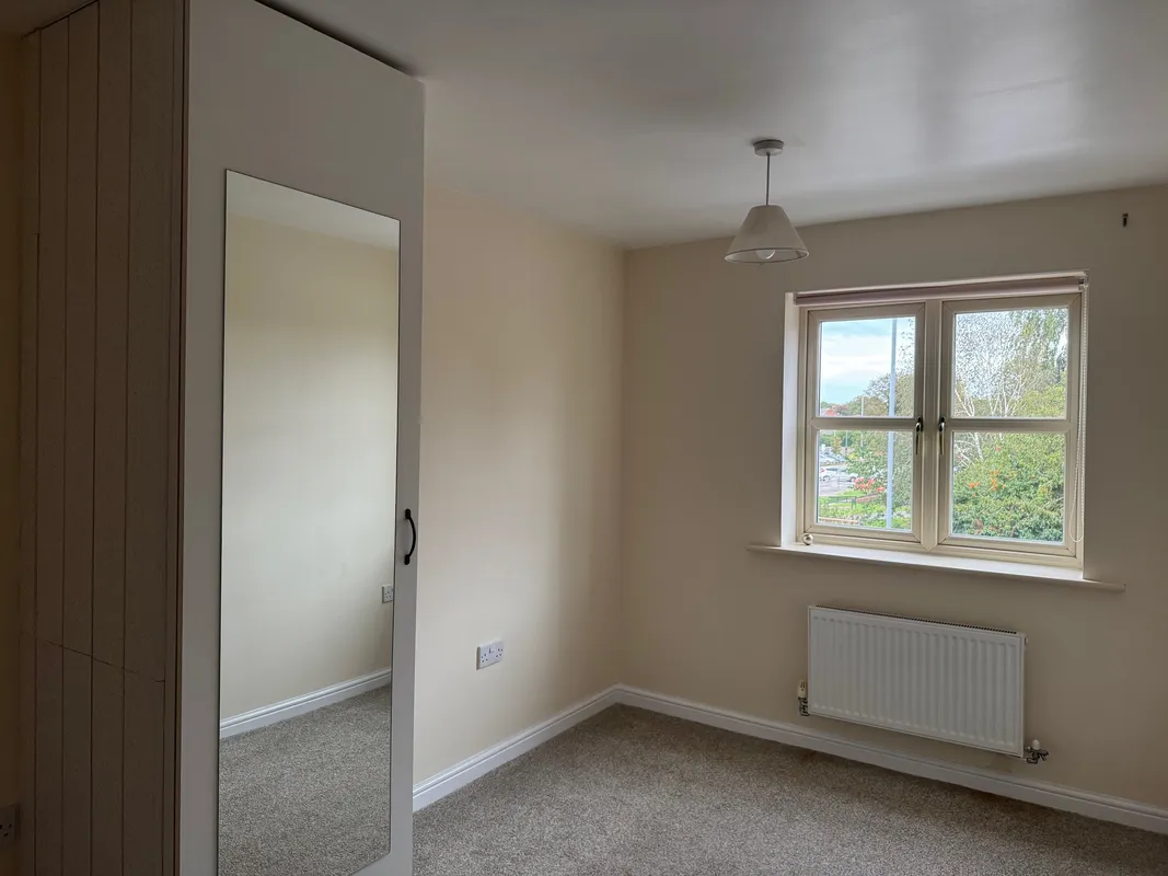 16 Mapleleaf Gardens, Worksop