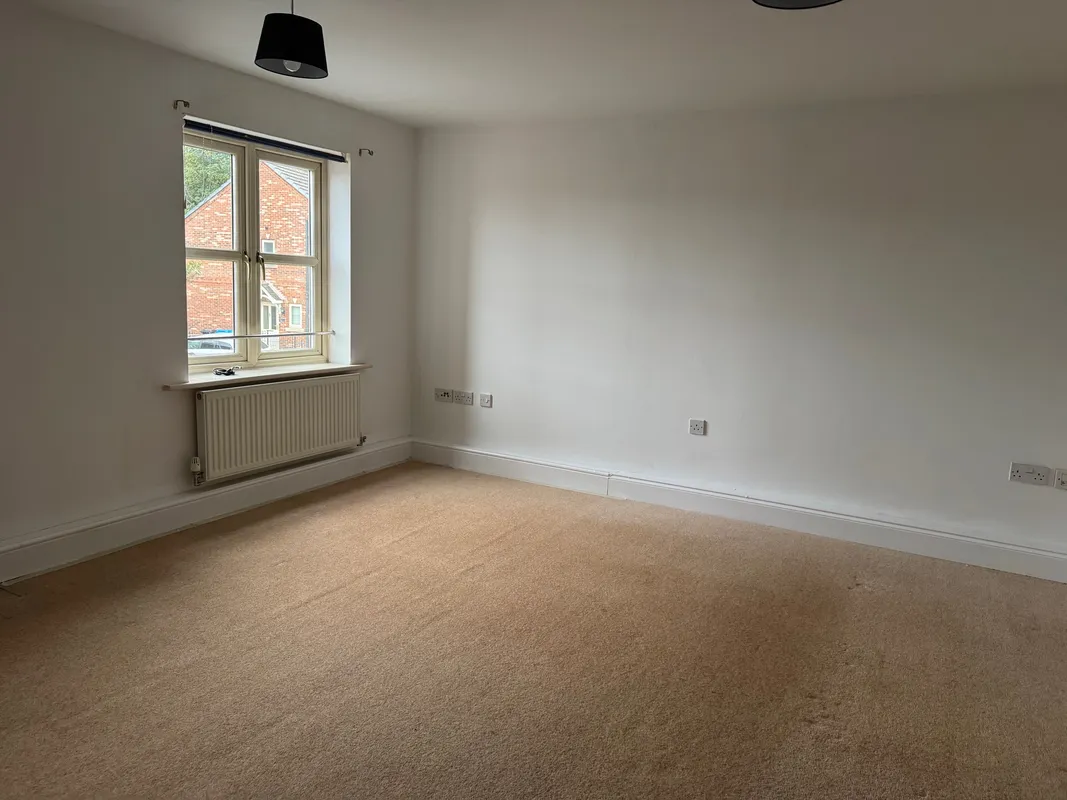 16 Mapleleaf Gardens, Worksop