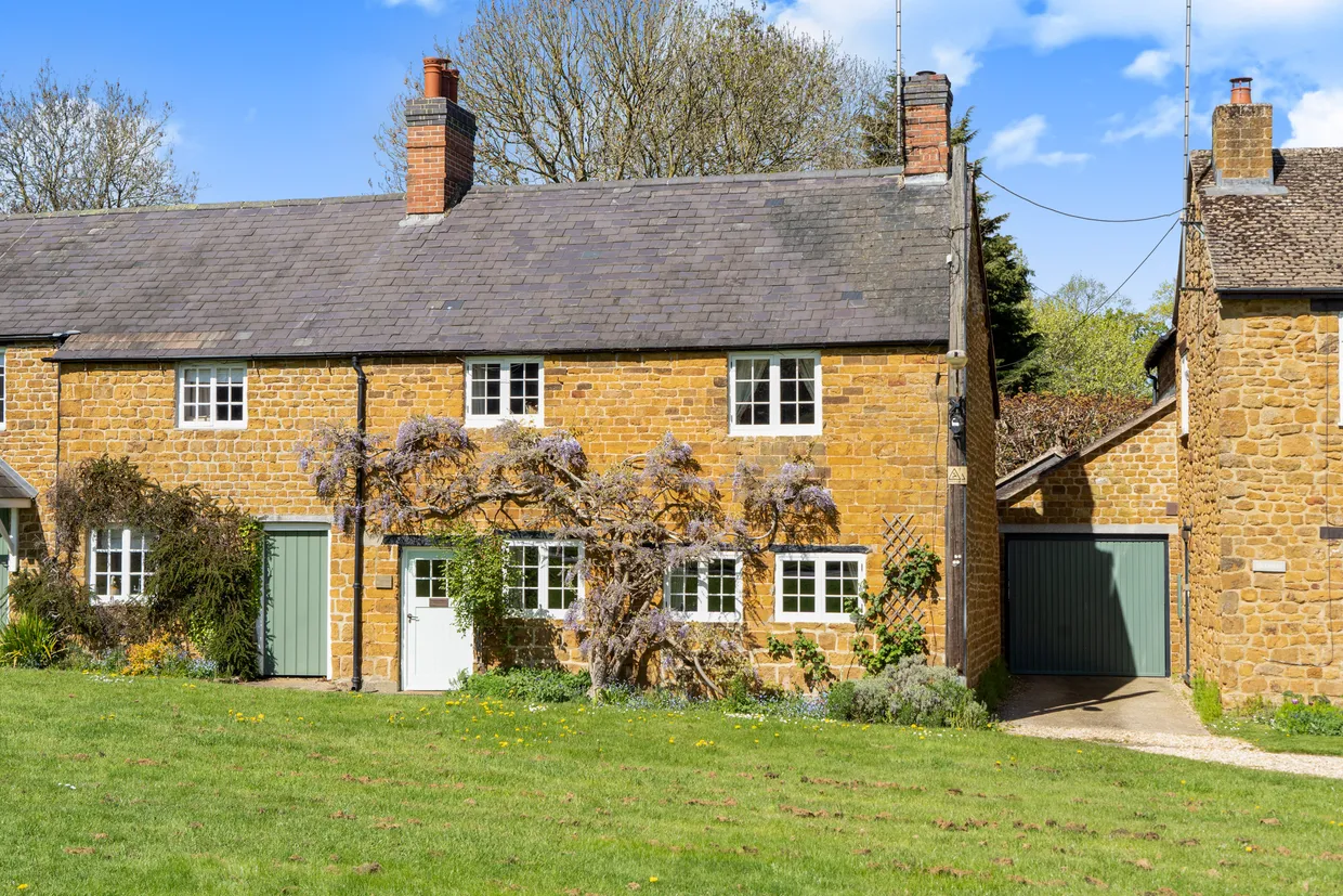 The Green, Banbury, OX17 photo 1