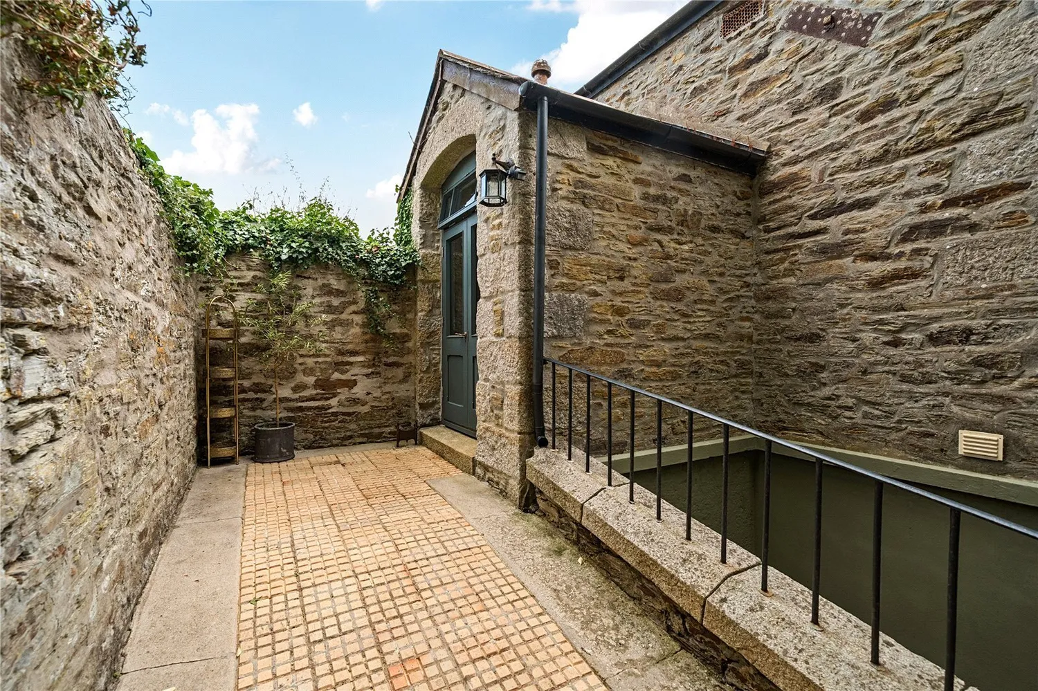 Gweek, Helston, TR12 photo 19