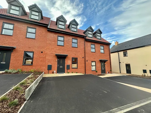 Charnian Way, Shepshed, Leics, LE12 9GP