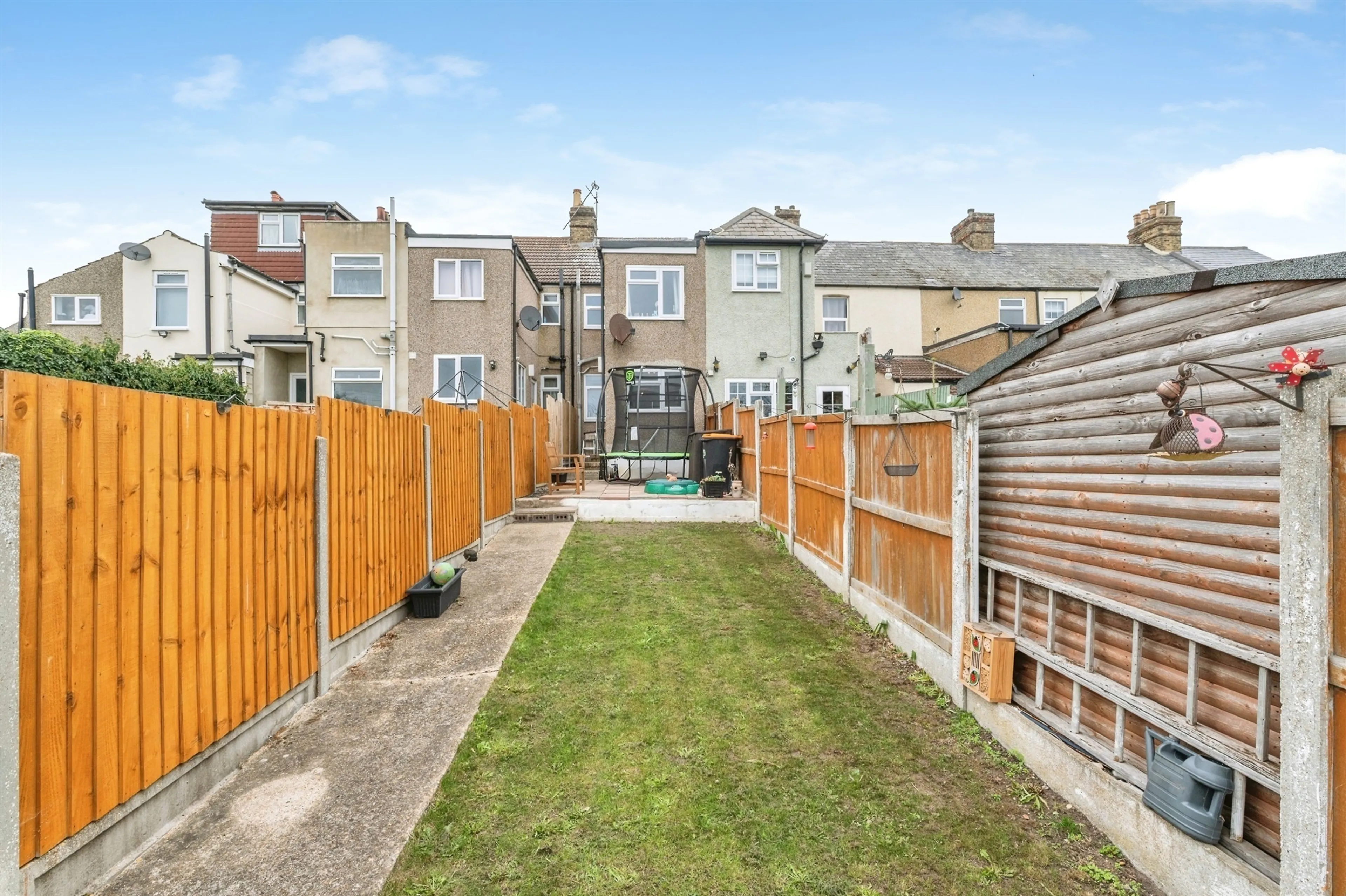 Property at Laundry Cottages, Wennington Road, Rainham