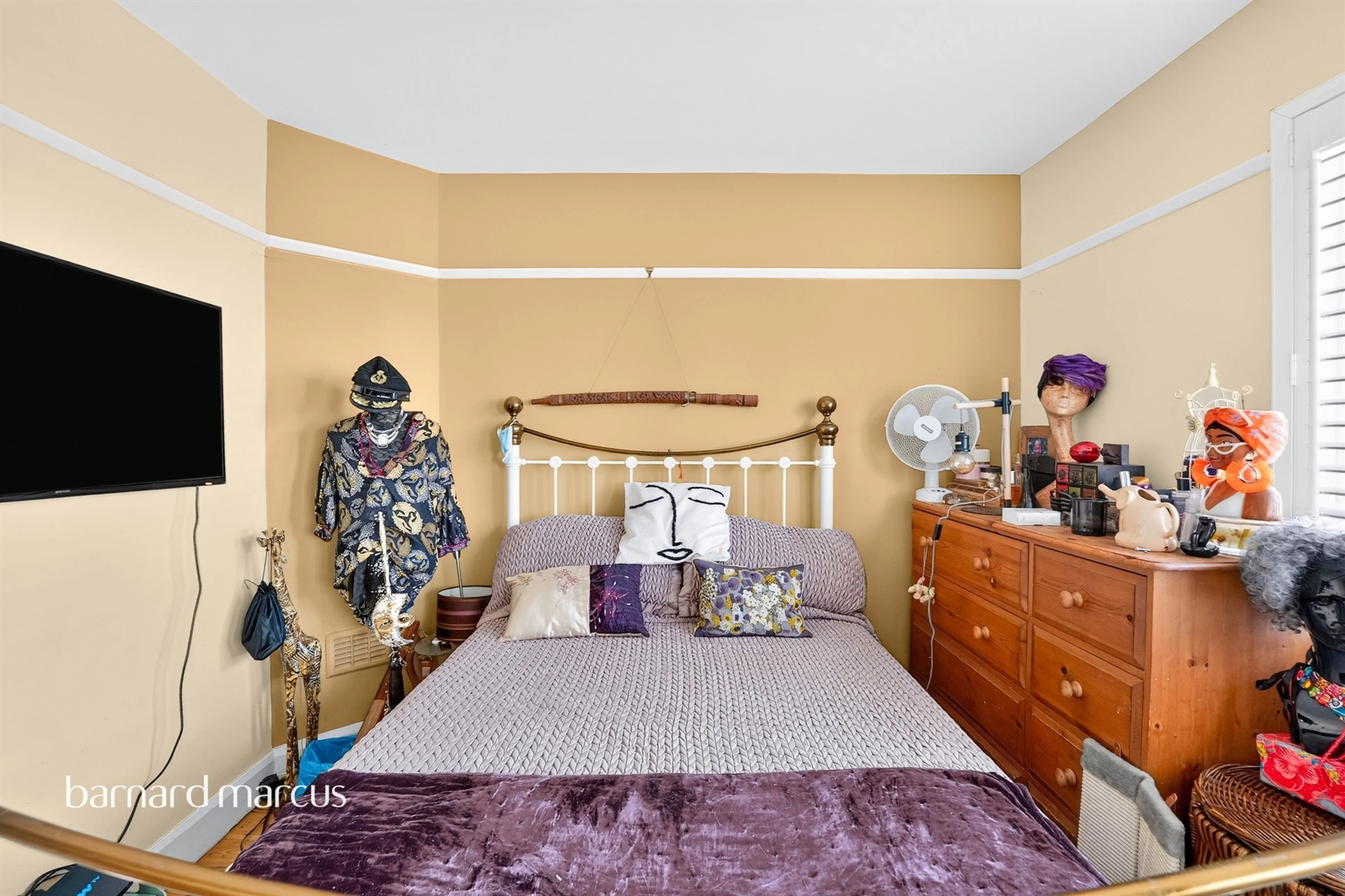 Property at Woodstock Way, Mitcham