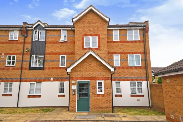 Colt Mews, Enfield, EN3