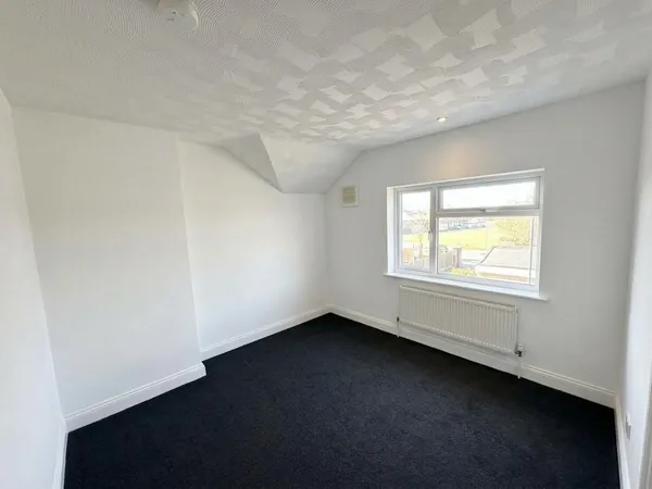 Stoneleigh Avenue, Enfield EN1 4HH