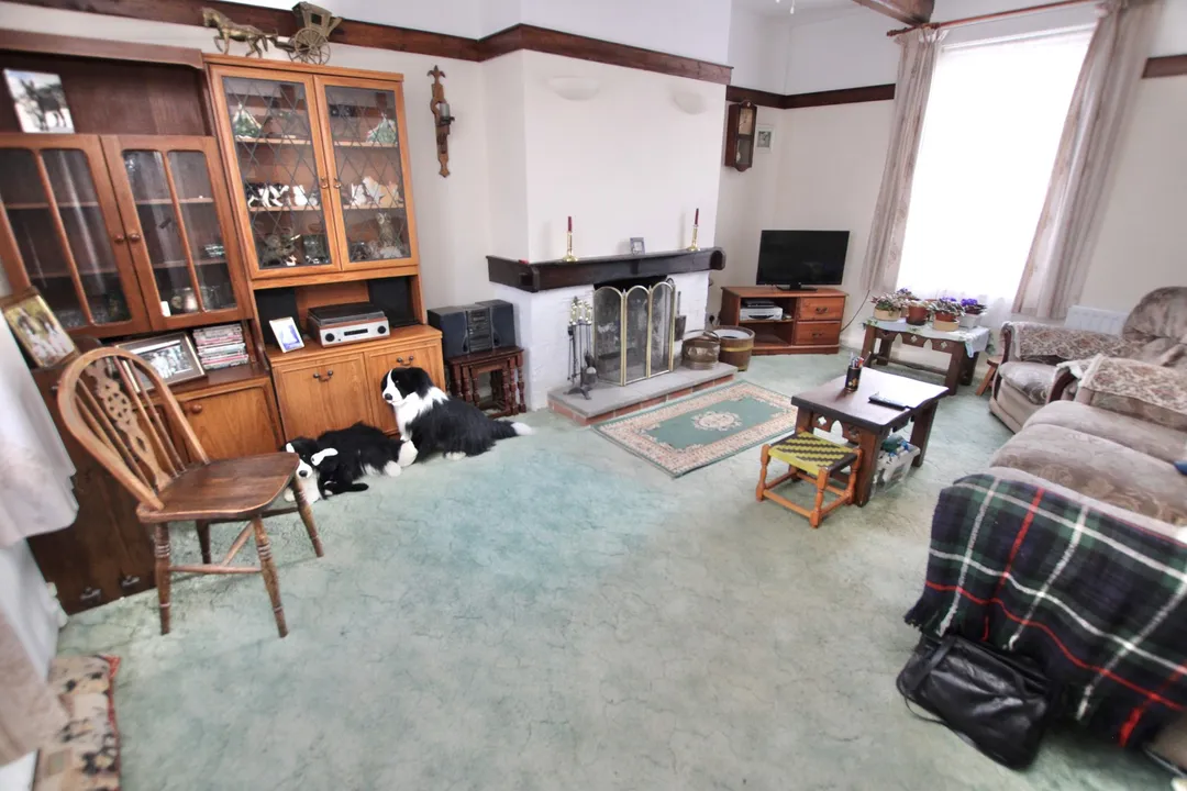https://mr0.homeflow-assets.co.uk/files/photo/image/48628/2174/_x_/d6d0bc8ab772bdecb0e5307234088e7e.jpg