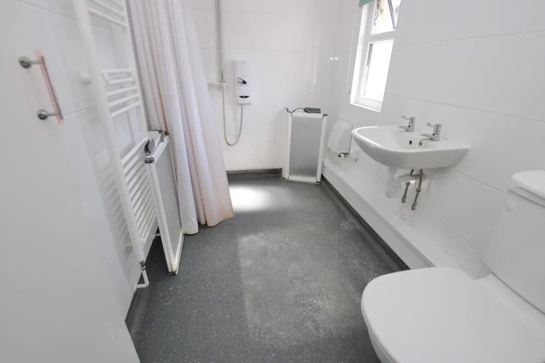 https://mr0.homeflow-assets.co.uk/files/photo/image/48628/2185/_x_/9c213b9decd2e558714eb7e782843741.jpg