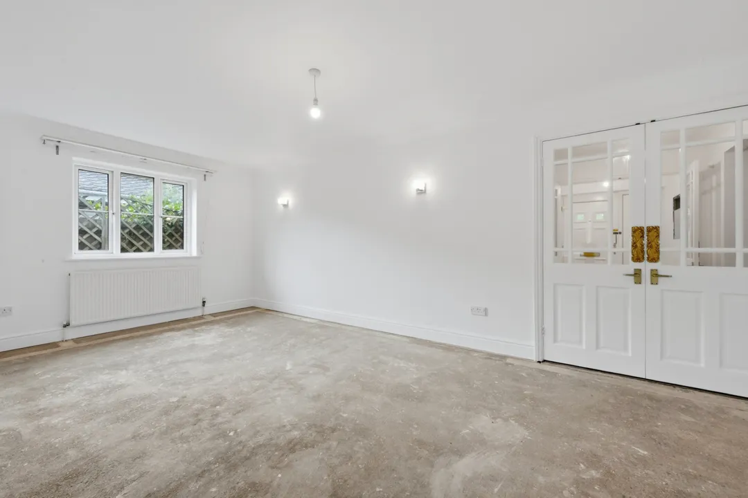 https://mr0.homeflow-assets.co.uk/files/photo/image/48628/2235/_x_/f5c6d3fb6faf9c51ddf2ff81bfdb8b9b.jpg