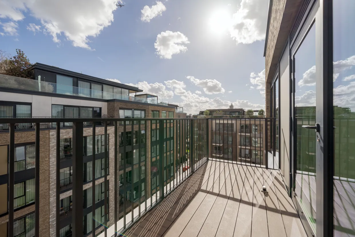 Lockgate Road, London, SW6 photo 3