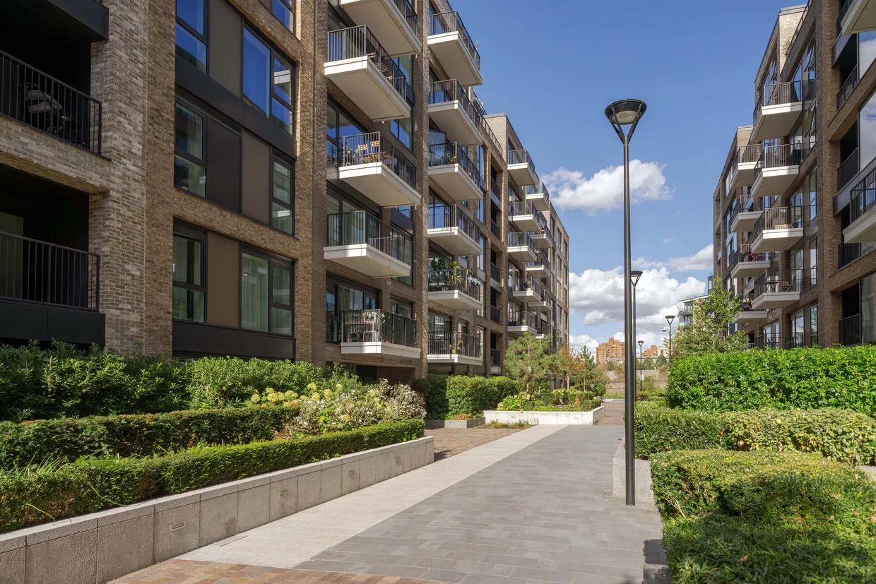 Lockgate Road, London, SW6 photo 12