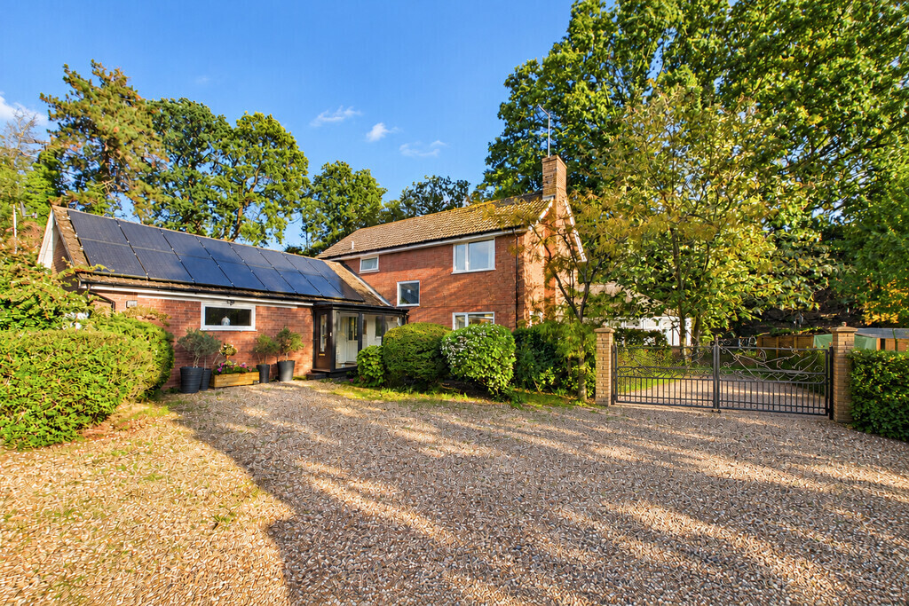 Sarsen Close, Halesworth Image 1