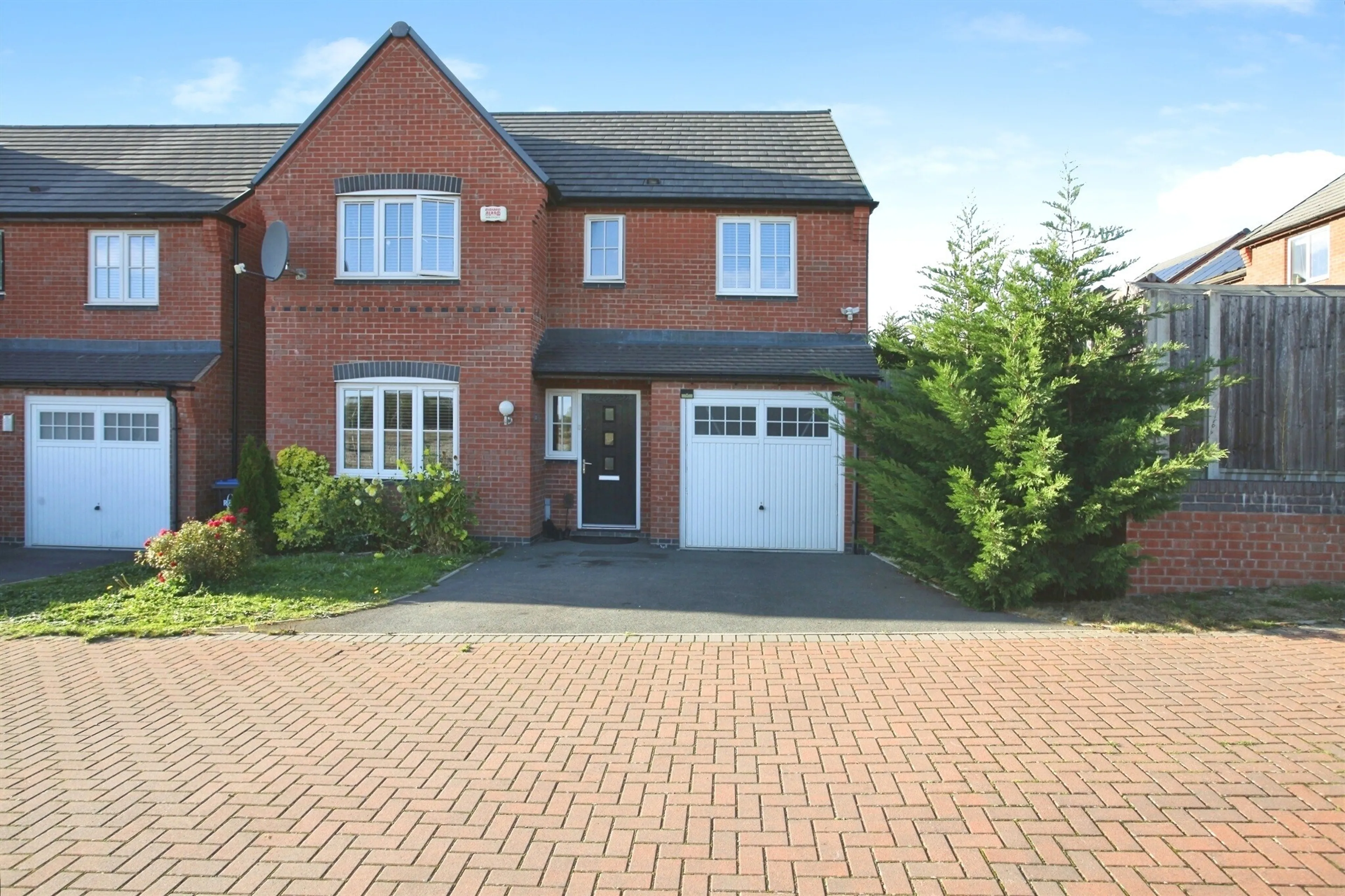 Property at Trustees Close, Cawston, Rugby