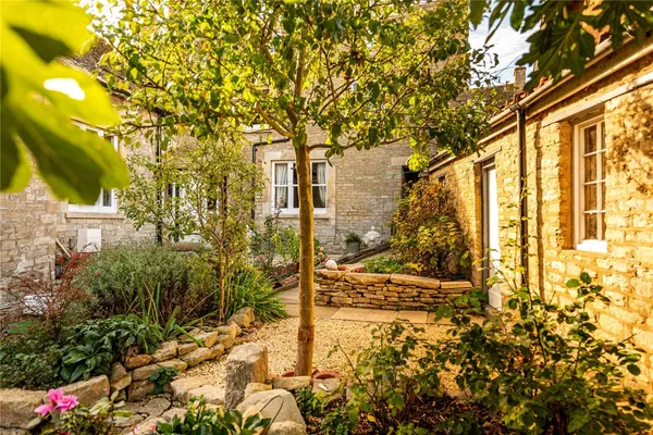 North Street, Oundle, PE8 photo 27