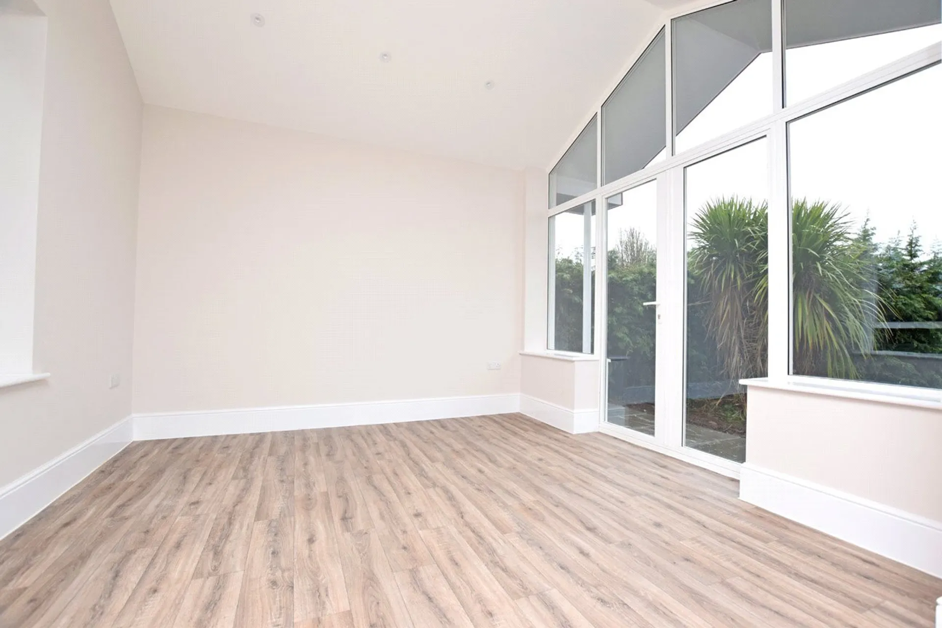 Property photo top 1