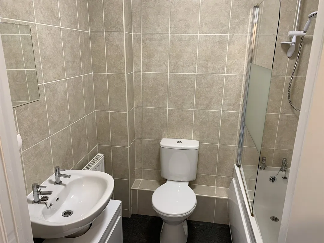 https://mr0.homeflow-assets.co.uk/files/photo/image/48628/9666/_x_/OCL260059_06.jpg