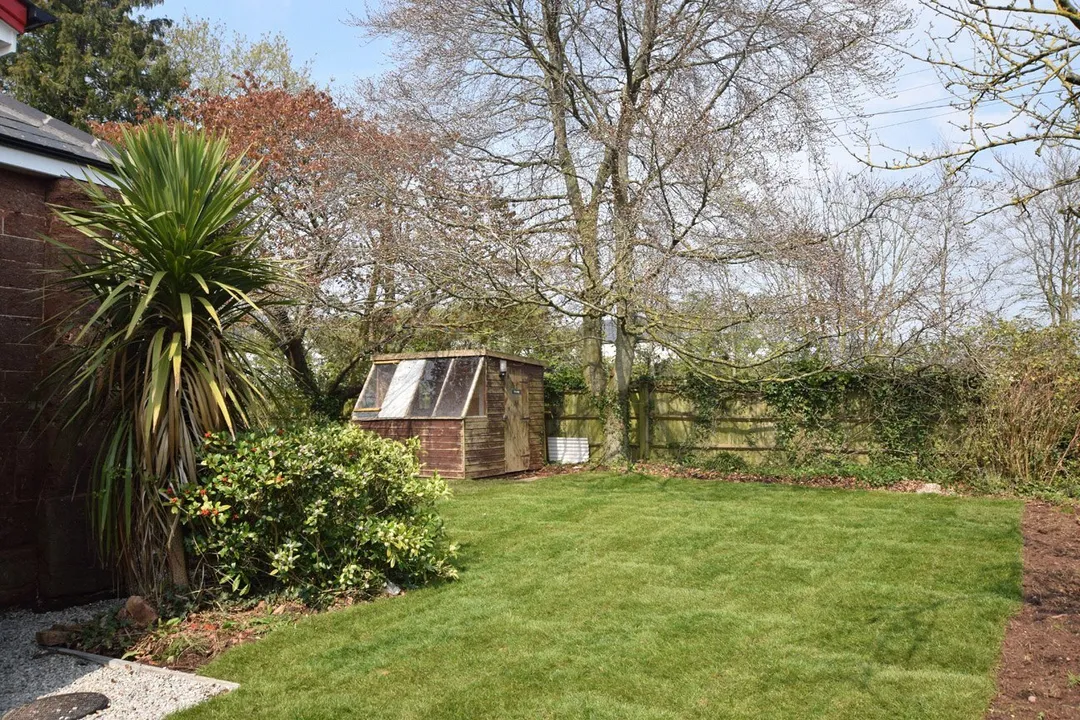 https://mr0.homeflow-assets.co.uk/files/photo/image/48628/9669/_x_/OCL190040_02.jpg