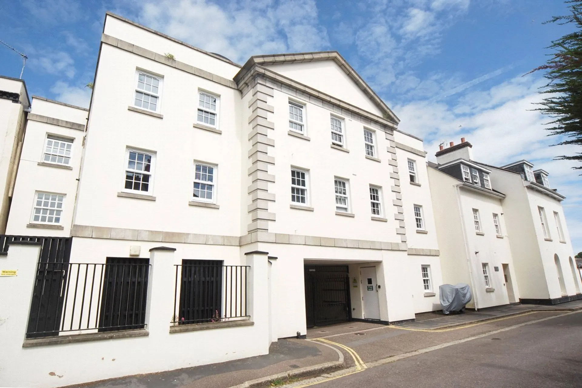Property photo top 0