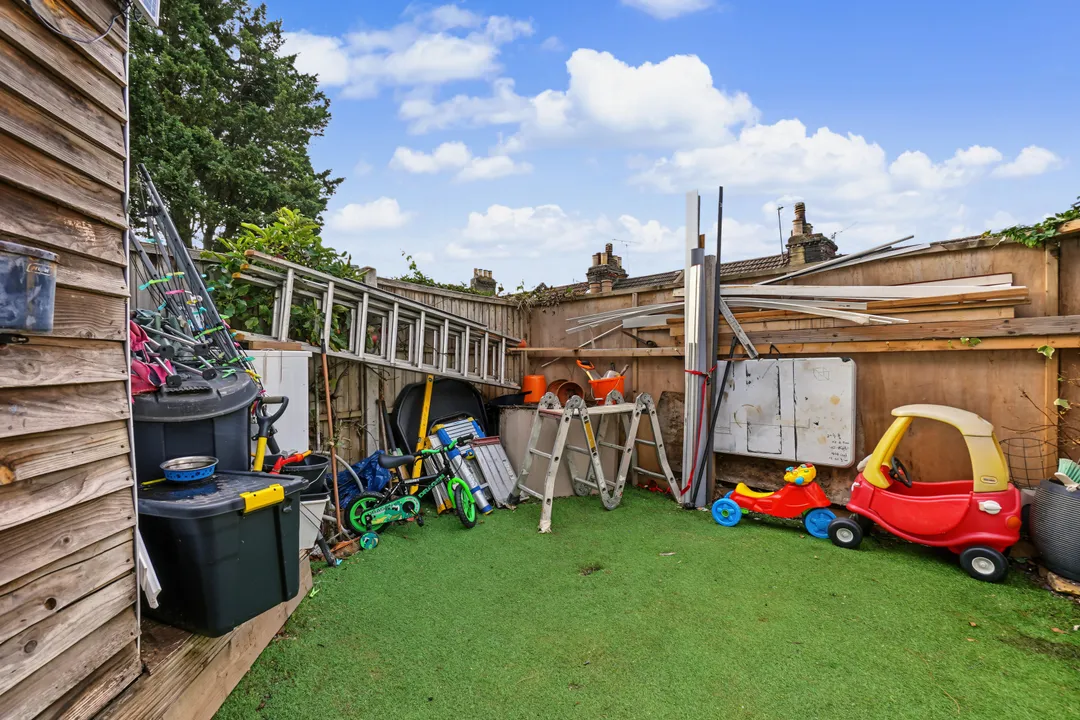https://mr0.homeflow-assets.co.uk/files/photo/image/48629/2838/_x_/451f502bb7fa2eb95500ebb06ae1776c.jpg