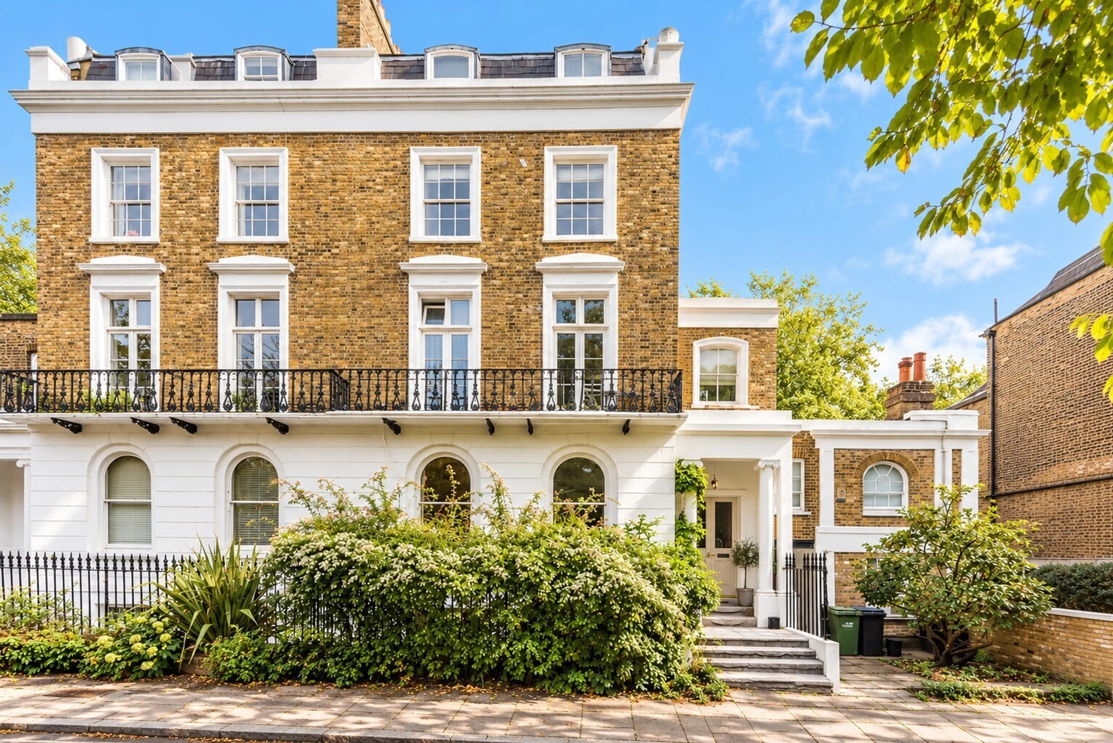 Property at Crescent Grove, London