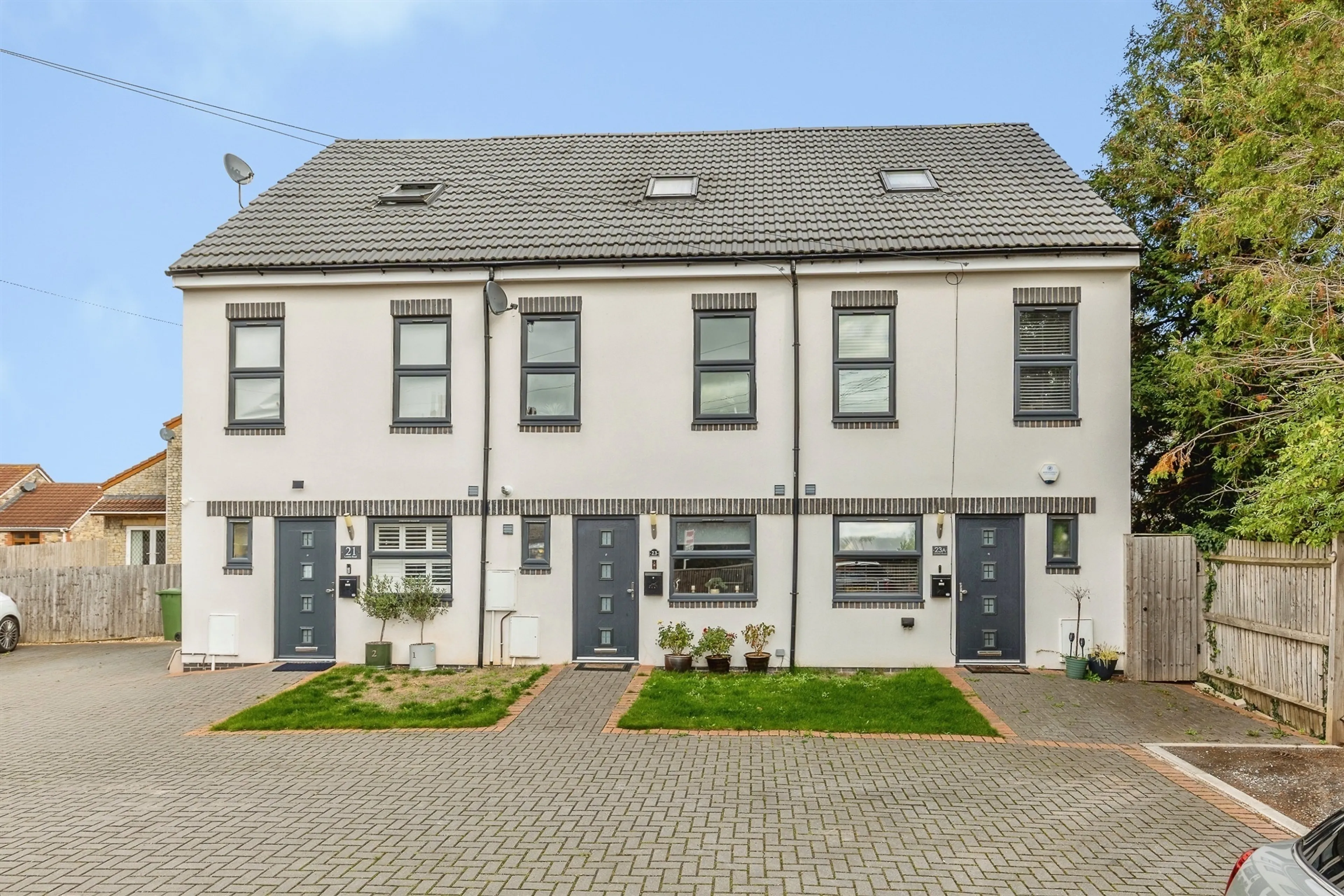 Property photo 0
