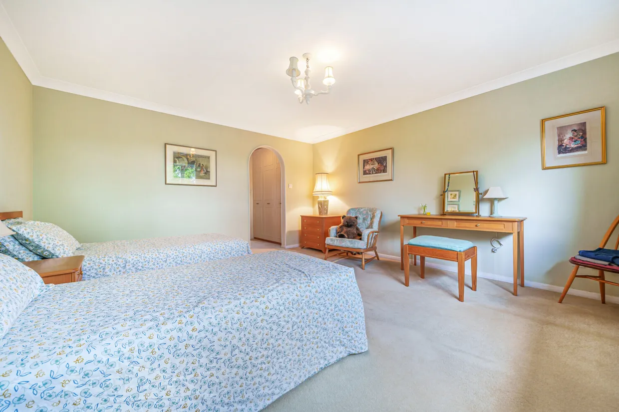 Grimsdyke Crescent, High Barnet, EN5 photo 15