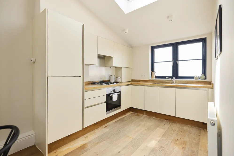 28 Tooting High Street, London, SW17 photo 2