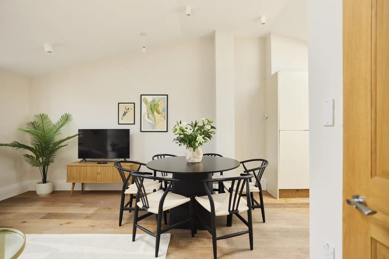 28 Tooting High Street, London, SW17 photo 4