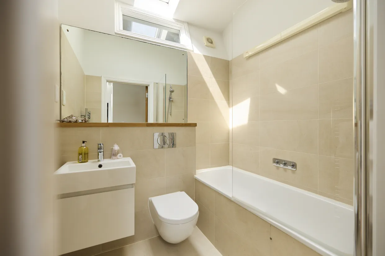 28 Tooting High Street, London, SW17 photo 8