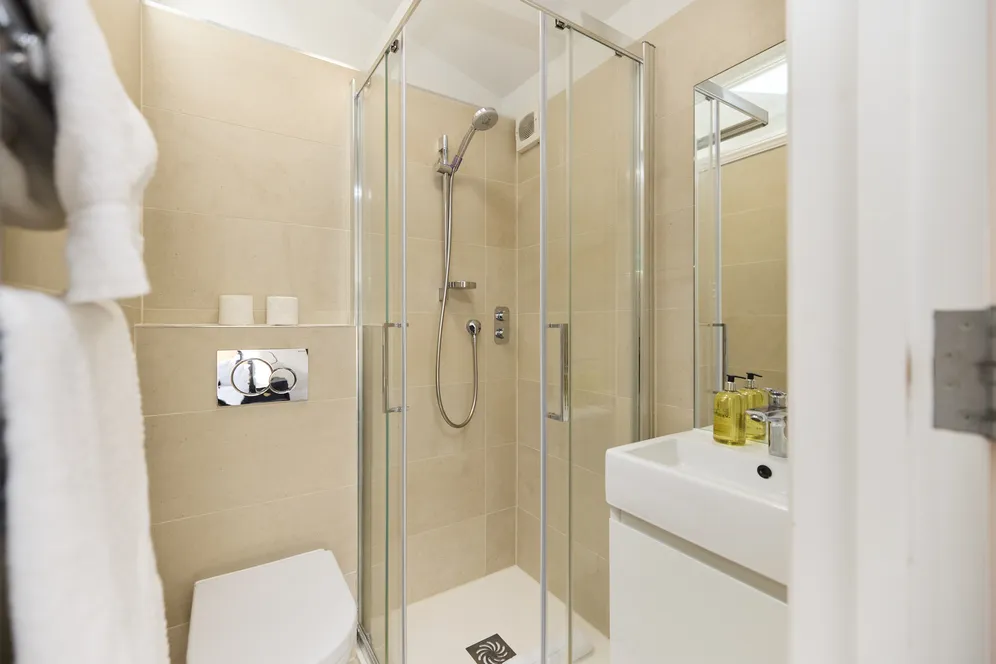 28 Tooting High Street, London, SW17 photo 10