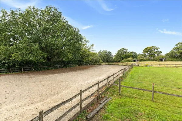 Bepton, Midhurst, GU29 photo 14