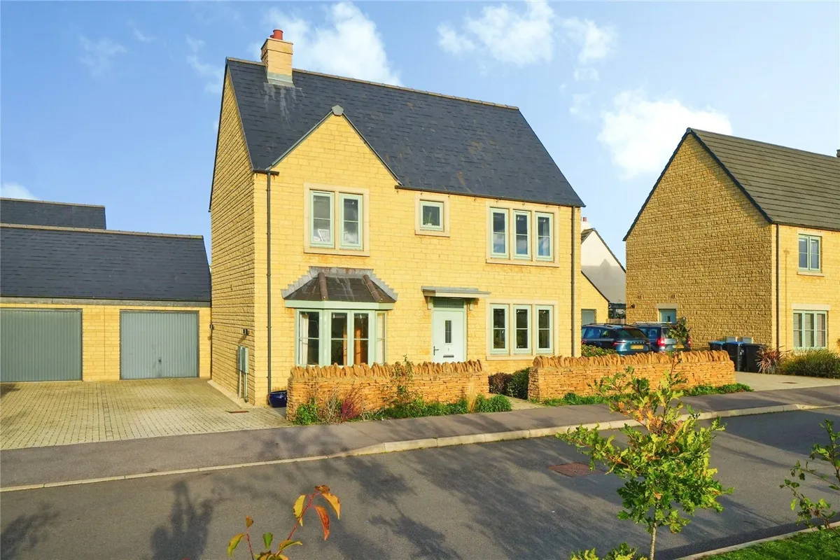 Wellington Way, Milton-under-Wychwood, Chipping Norton, Oxfordshire, OX7