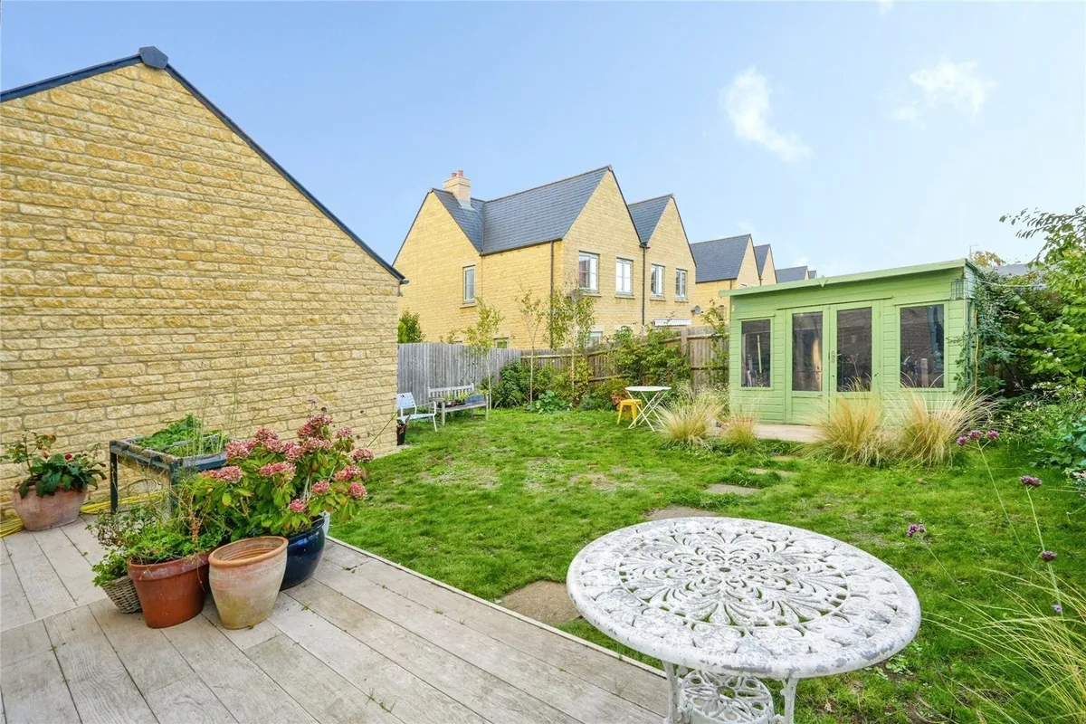 Wellington Way, Milton-under-Wychwood, Chipping Norton, Oxfordshire, OX7