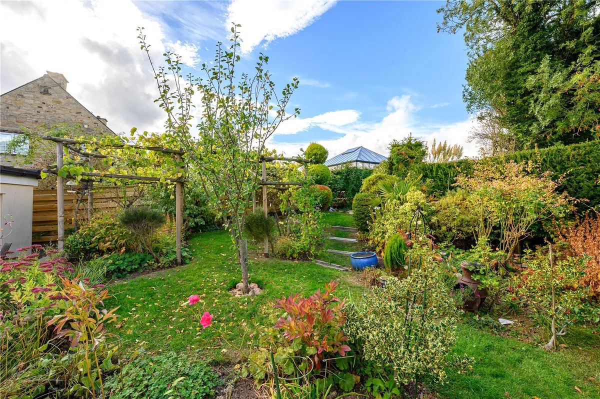 Woodacre Crescent, Bardsey, LS17