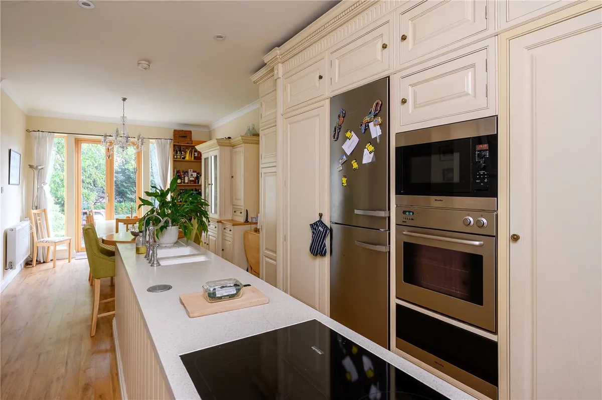 Woodacre Crescent, Bardsey, LS17