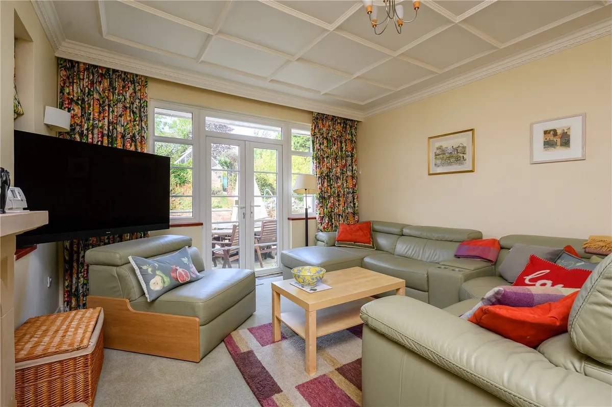 Woodacre Crescent, Bardsey, LS17
