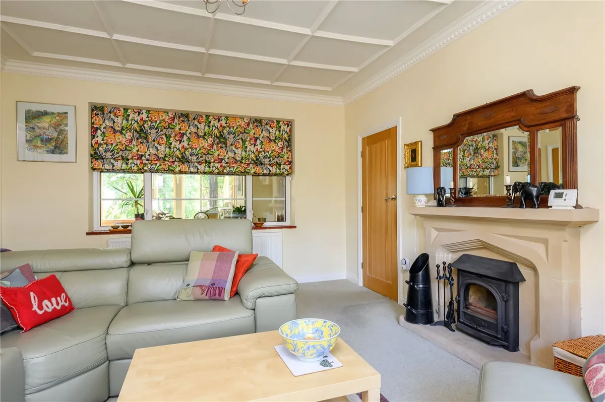 Woodacre Crescent, Bardsey, LS17