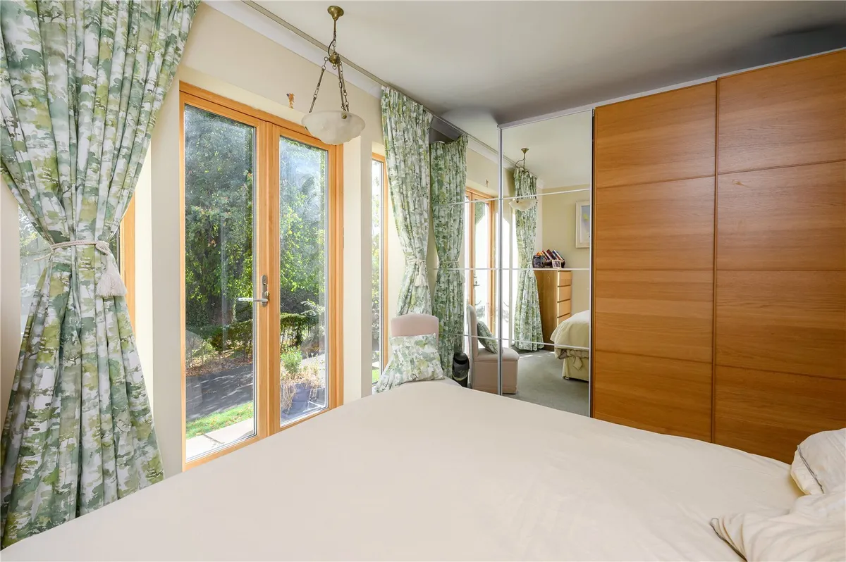 Woodacre Crescent, Bardsey, LS17