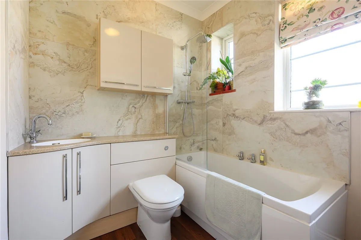 Woodacre Crescent, Bardsey, LS17