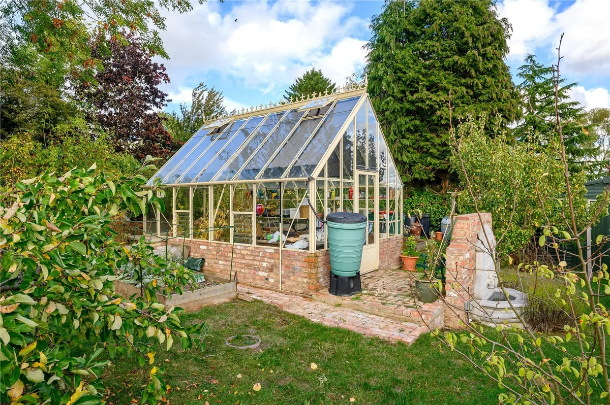 Woodacre Crescent, Bardsey, LS17