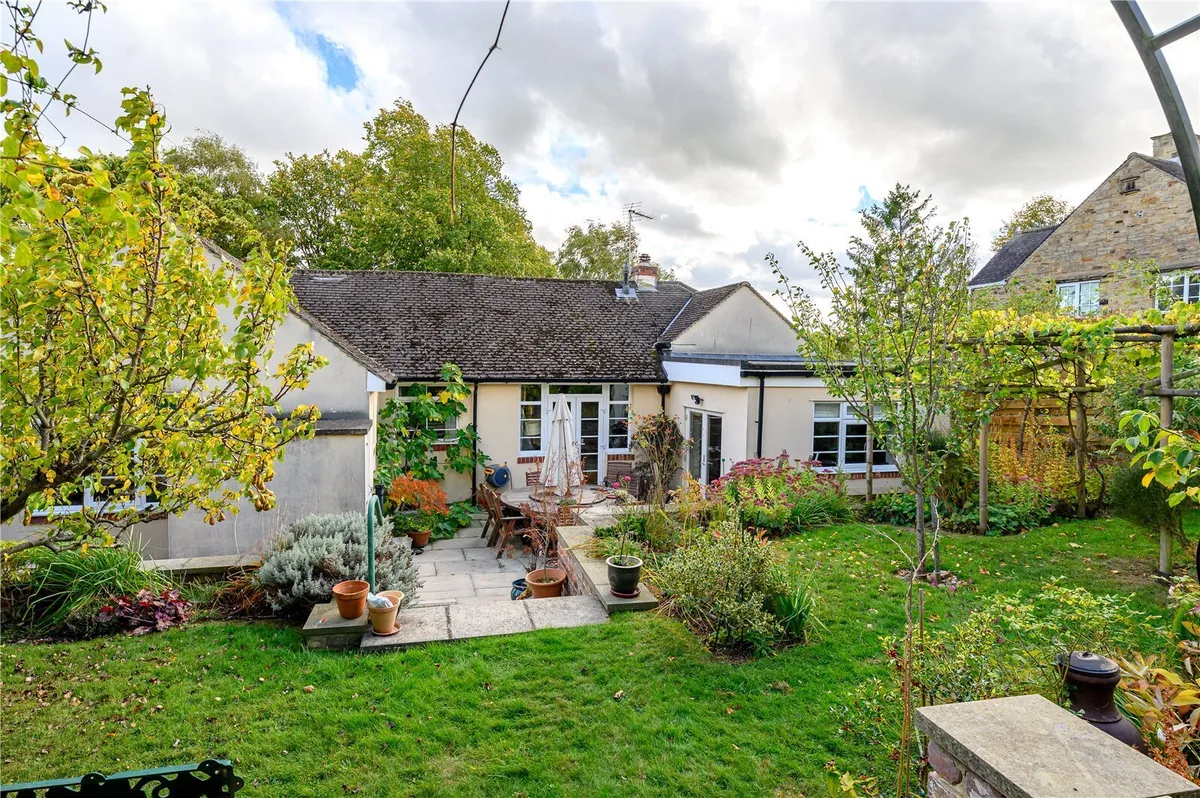 Woodacre Crescent, Bardsey, LS17