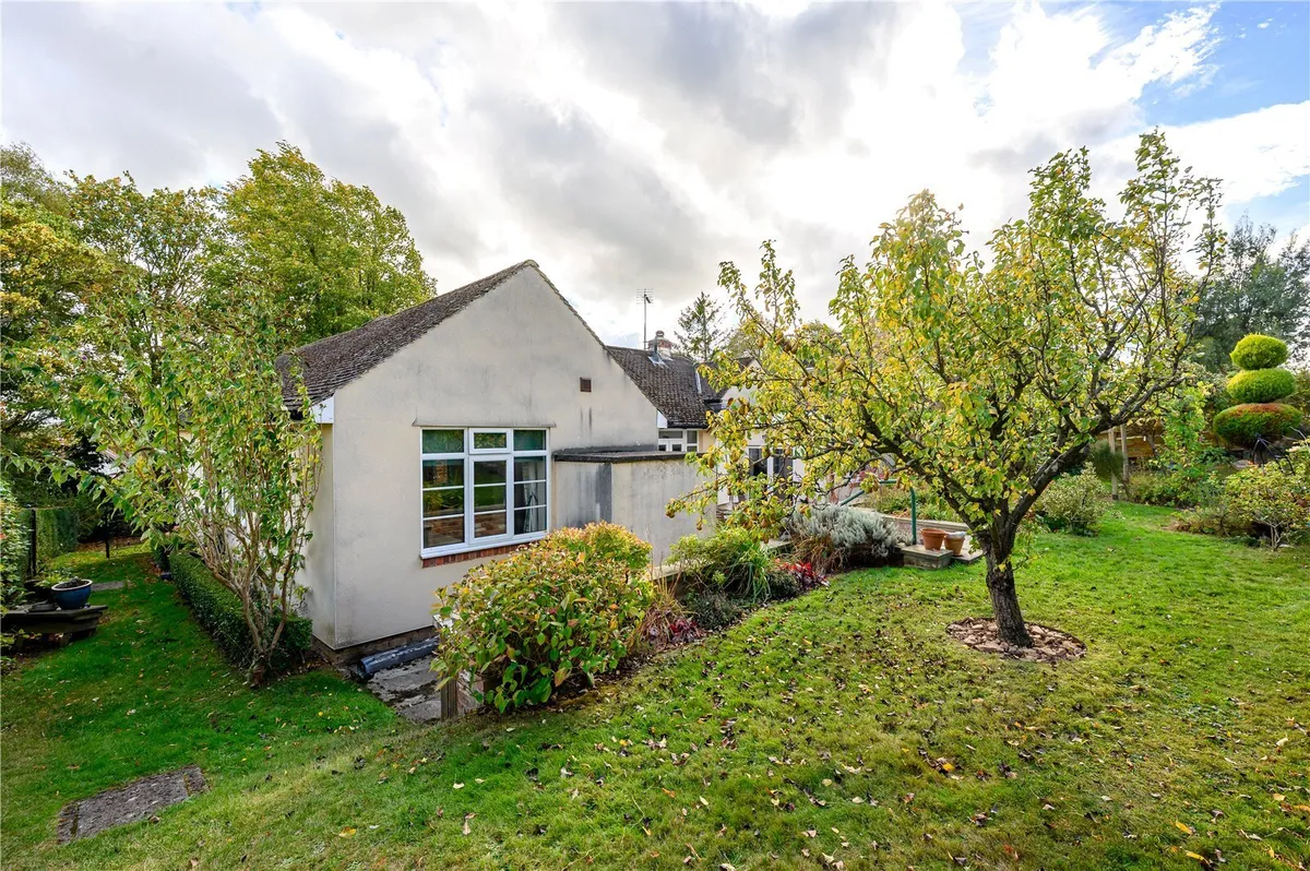 Woodacre Crescent, Bardsey, LS17