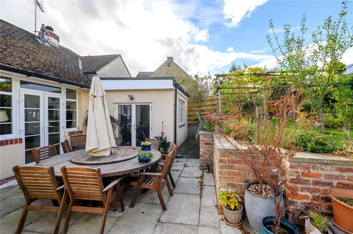 Woodacre Crescent, Bardsey, LS17
