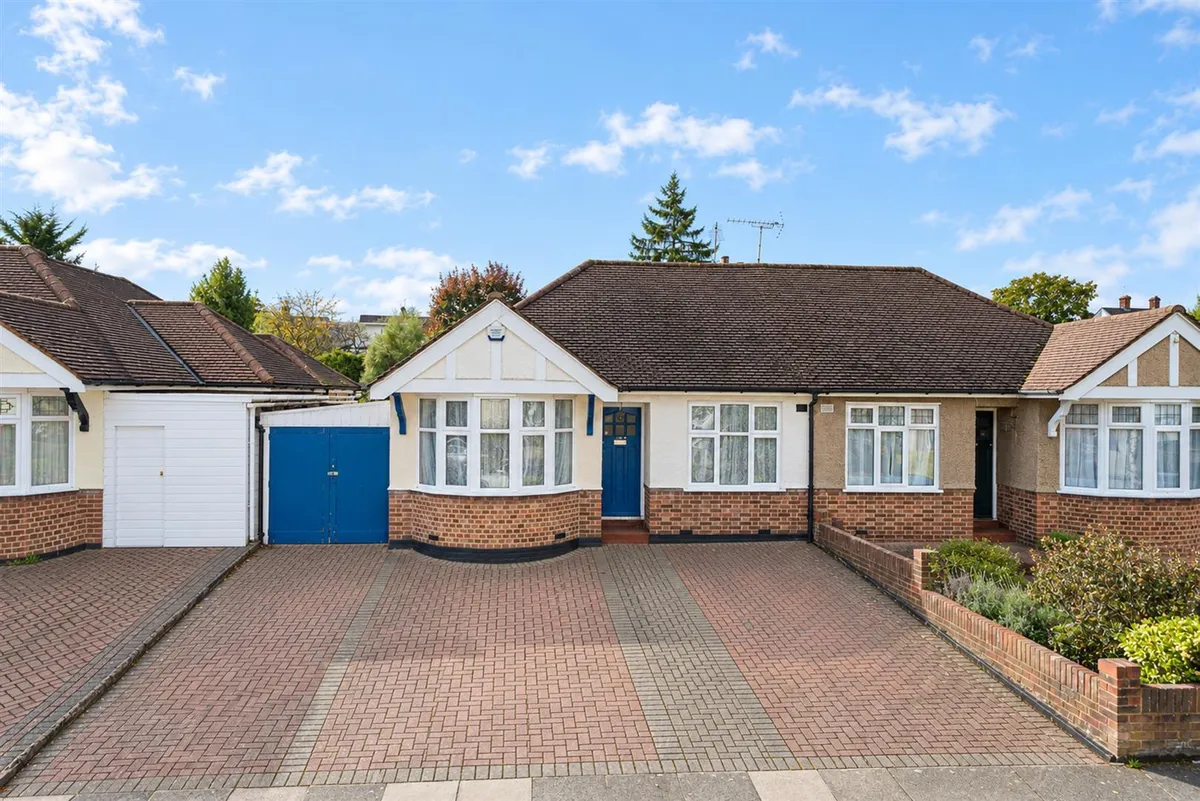 Ashbourne Avenue, Whetstone, London, N20 0AL