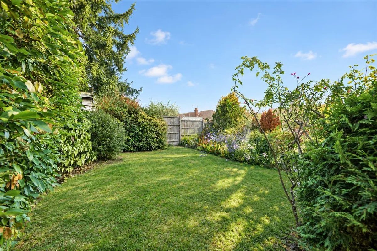Ashbourne Avenue, Whetstone, London, N20 0AL