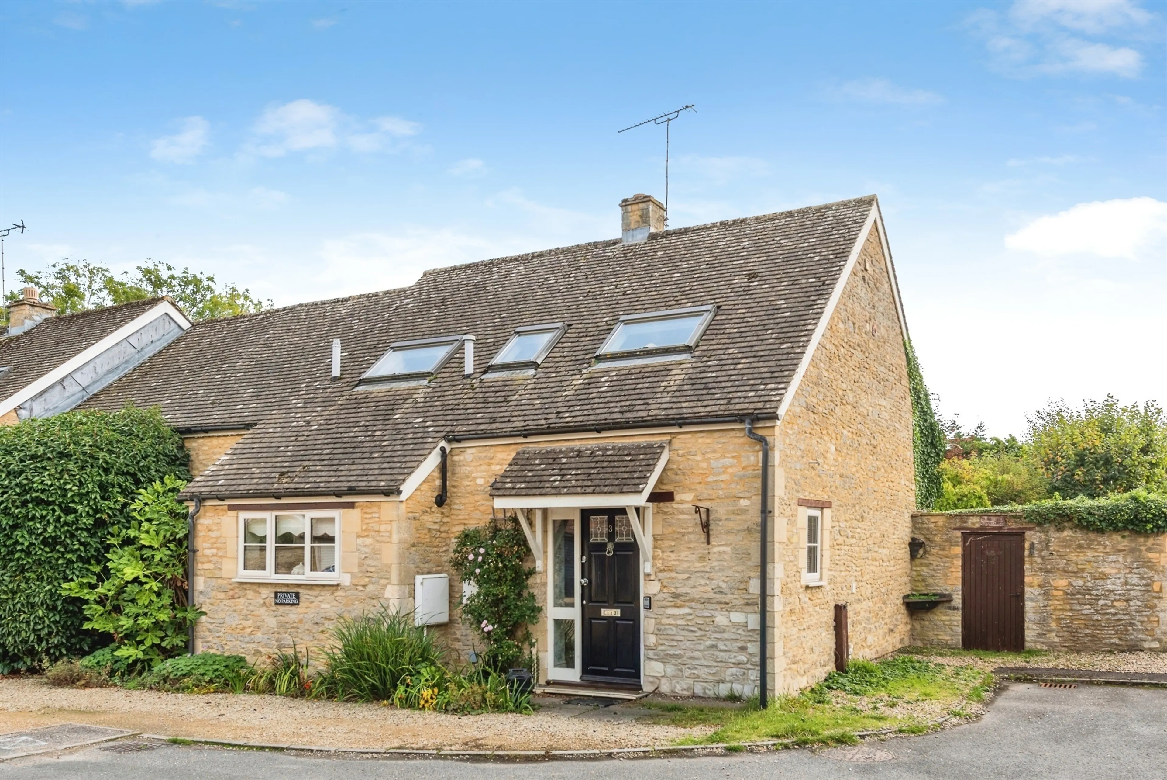 Property photo 0