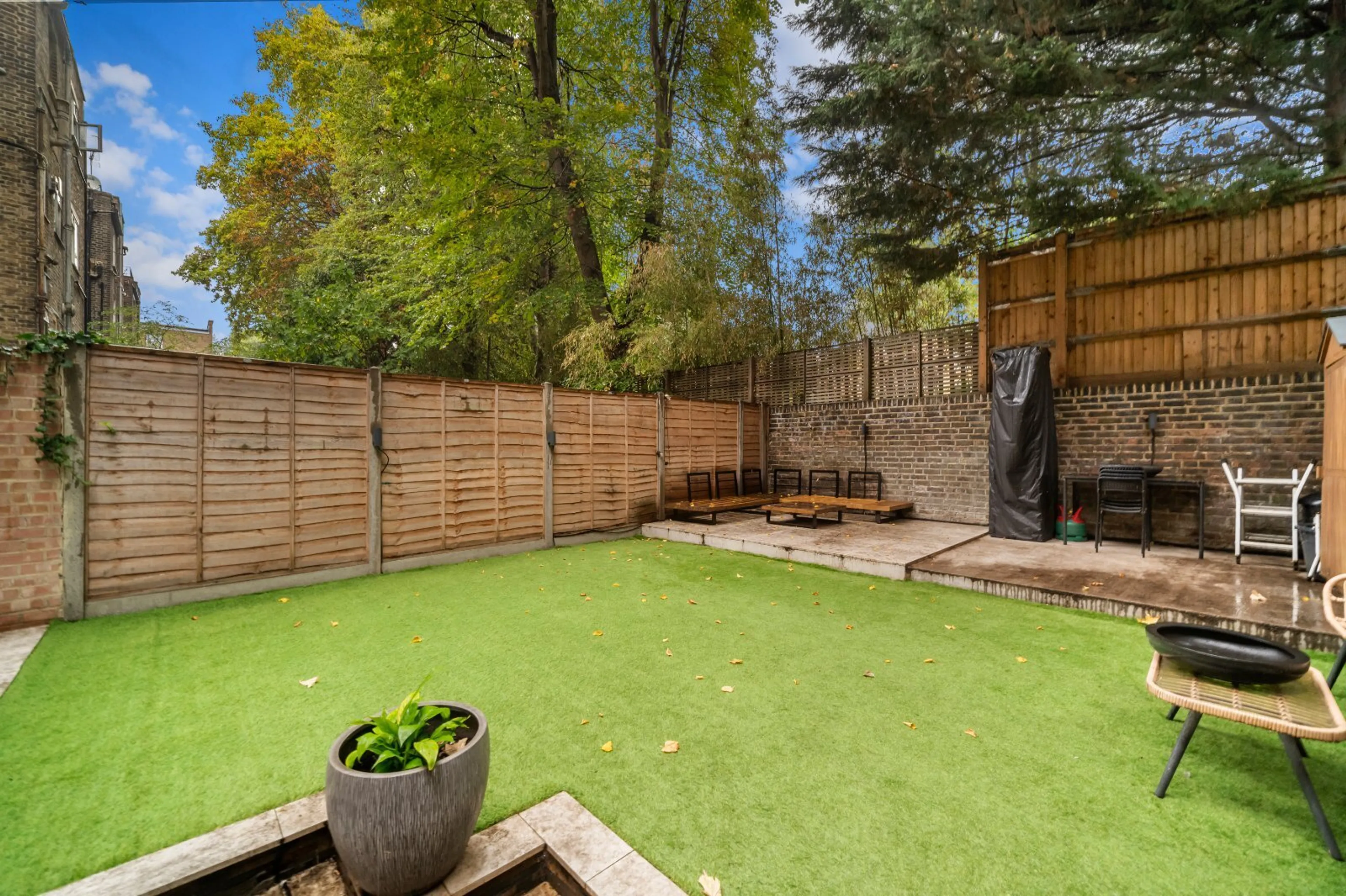 Property at Holland Road, Holland Park, London, W14