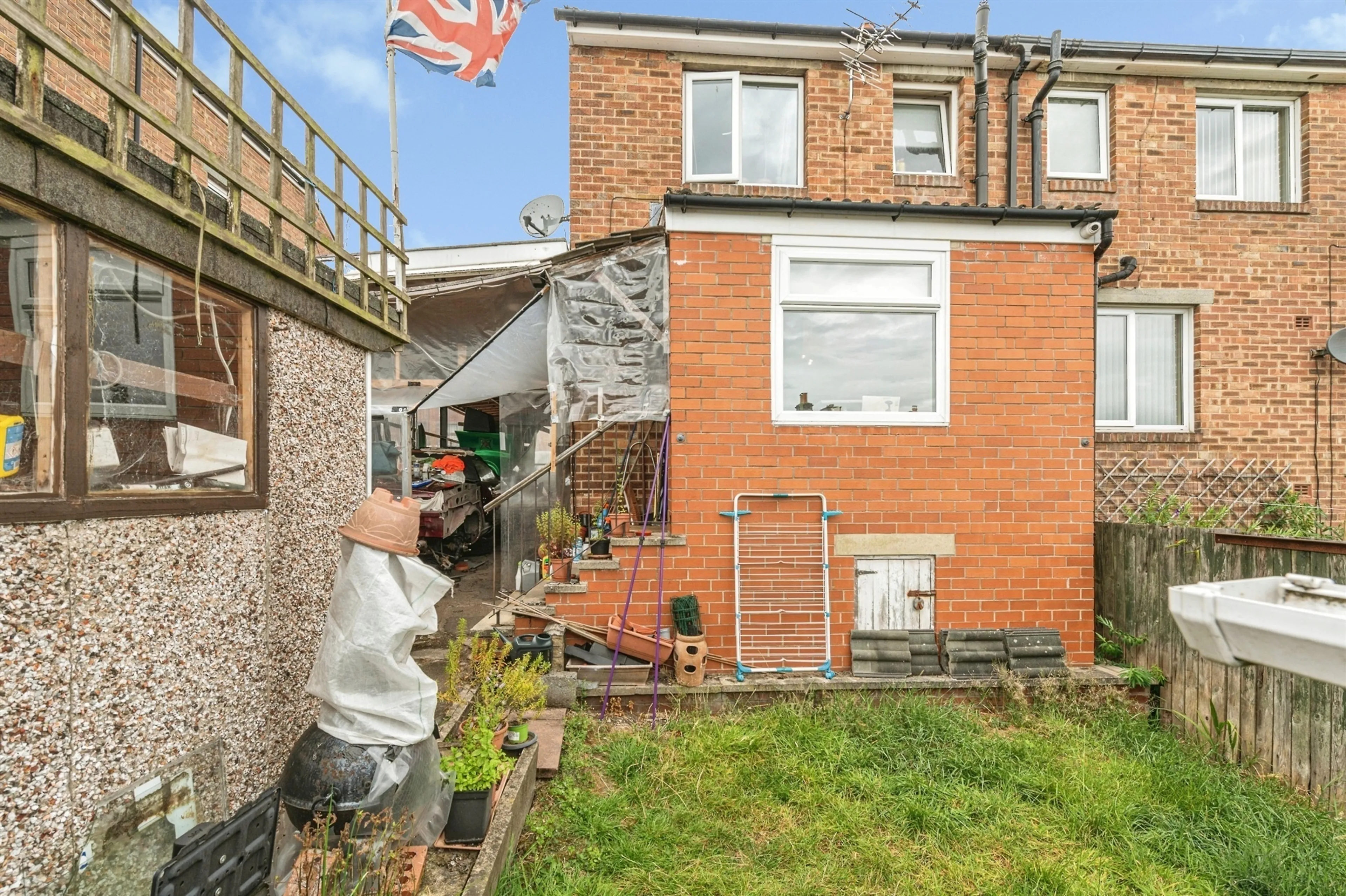 Property at Deyne Road, Netherton, Huddersfield