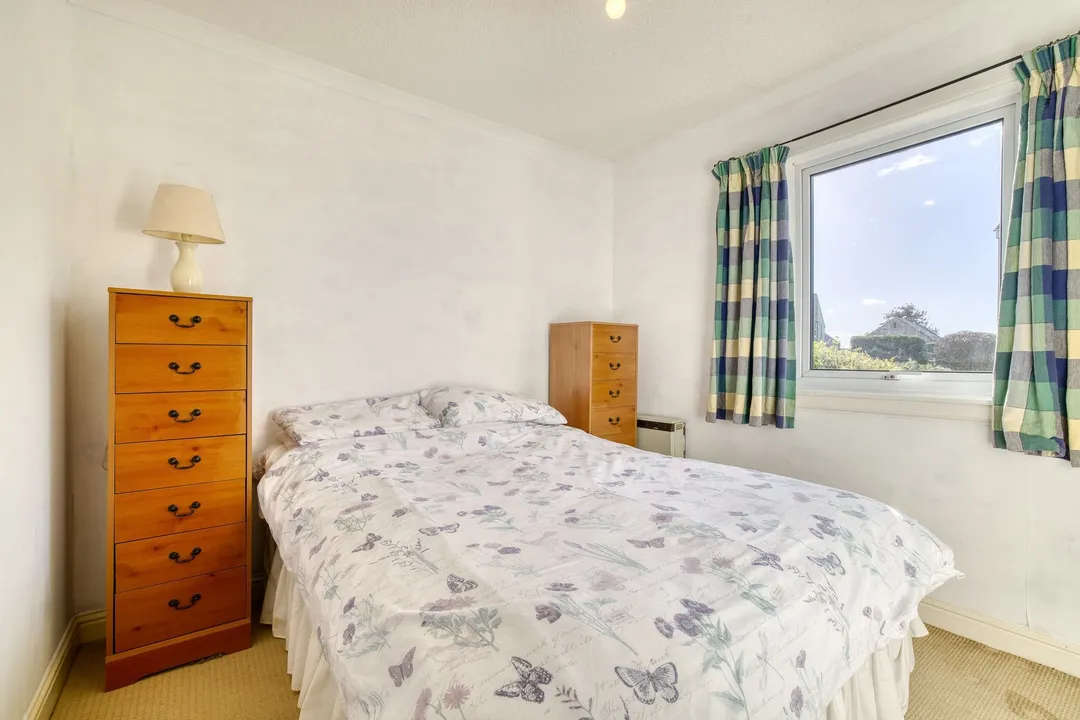https://mr0.homeflow-assets.co.uk/files/photo/image/48633/6135/_x_/003A8070_HDR-35.jpg