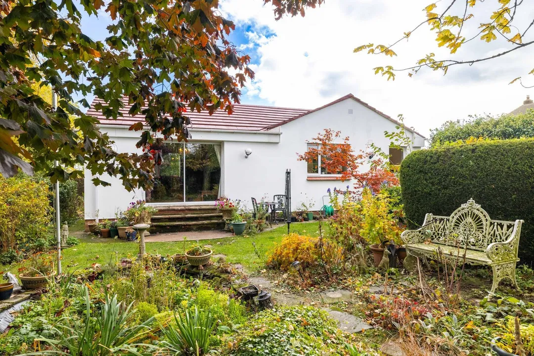 https://mr0.homeflow-assets.co.uk/files/photo/image/48633/6159/_x_/003A8147-58.jpg